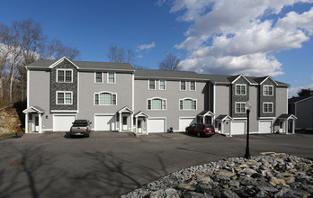 Soulor Estates in Norwich, CT - Building Photo - Building Photo