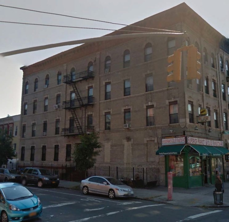 79 Kingston Ave in Brooklyn, NY - Foto de edificio