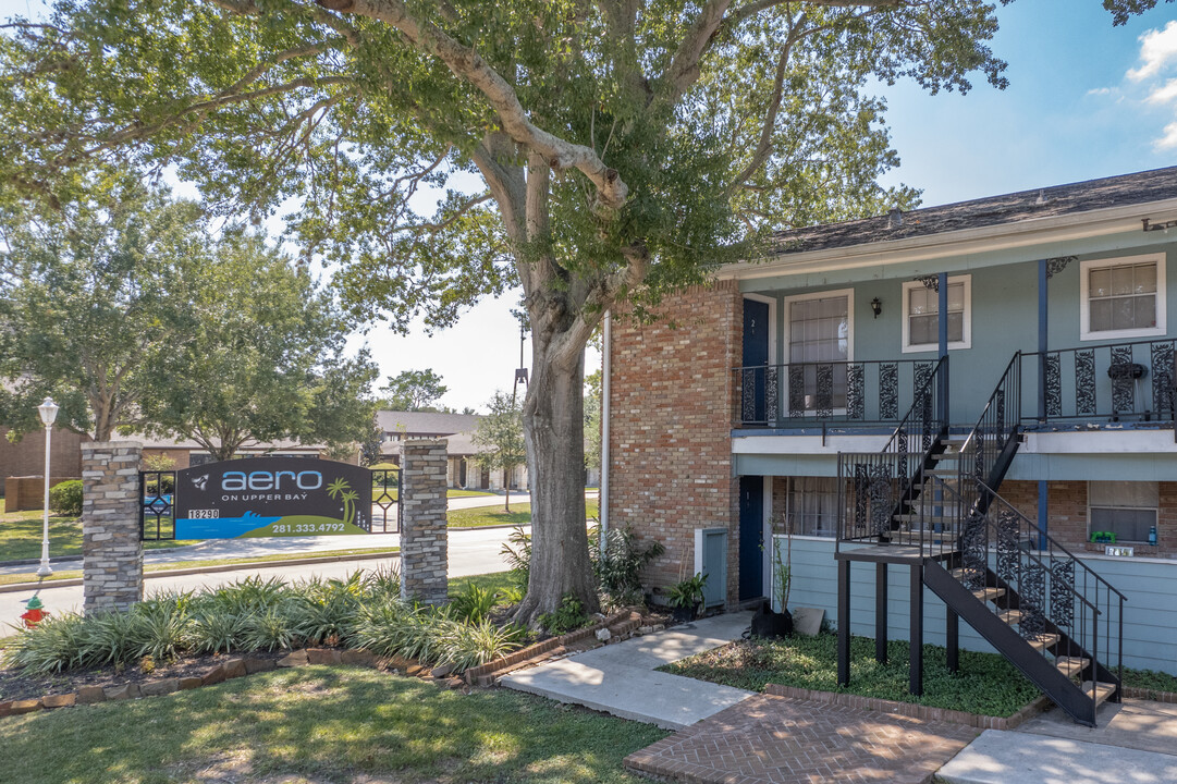 Aero on Upper Bay Apartments in Houston, TX - Building Photo