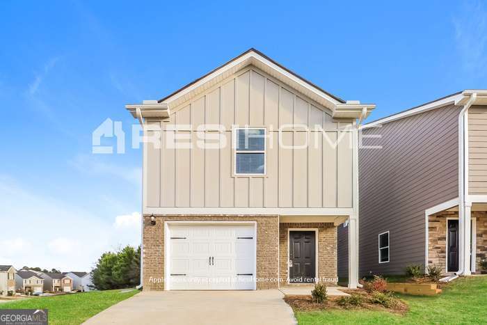 1072 Briar Creek Ct NE in Conyers, GA - Building Photo
