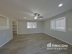 6580 E Fish Lake Rd in Maple Grove, MN - Foto de edificio - Building Photo