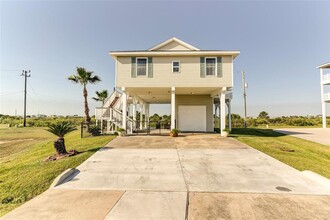 23199 Camino St in Galveston, TX - Building Photo - Building Photo