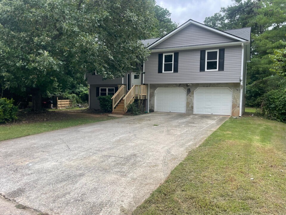 1569 Cherry Hill Rd SW in Conyers, GA - Building Photo