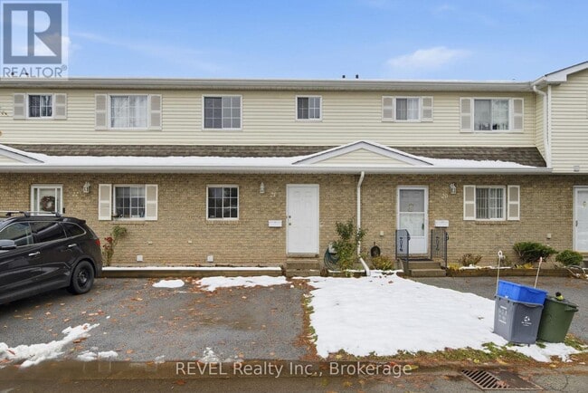 property at 8136 Coventry Rd