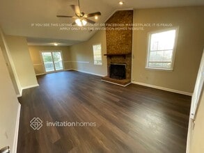 7341 Morris Pond Dr in Charlotte, NC - Foto de edificio - Building Photo