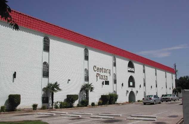 Century Plaza Apartments in Austin, TX - Building Photo