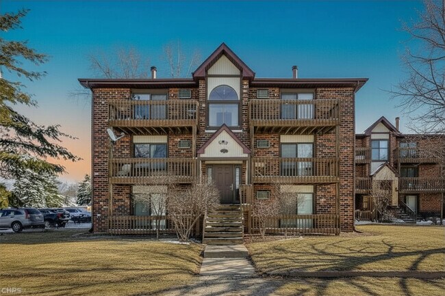 431 Berkshire Dr in Crystal Lake, IL - Building Photo - Building Photo