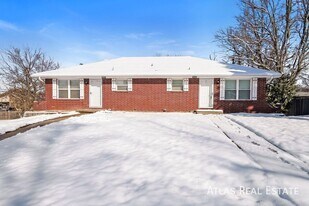 906 SE 3rd Terrace in Lee's Summit, MO - Building Photo