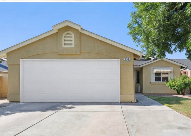 631 McClain St in Firebaugh, CA - Building Photo - Building Photo