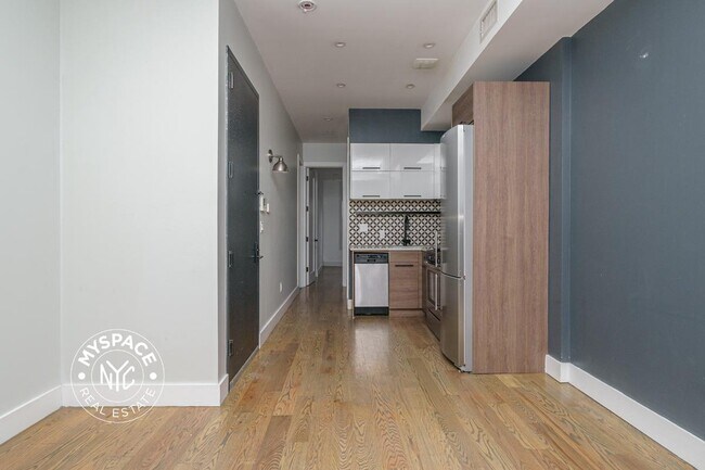 2 Stanwix St, Unit 2B in Brooklyn, NY - Building Photo - Building Photo