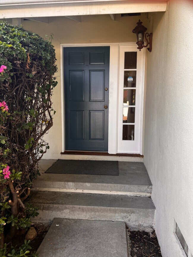 11629 Woodley Ave in Granada Hills, CA - Building Photo - Building Photo