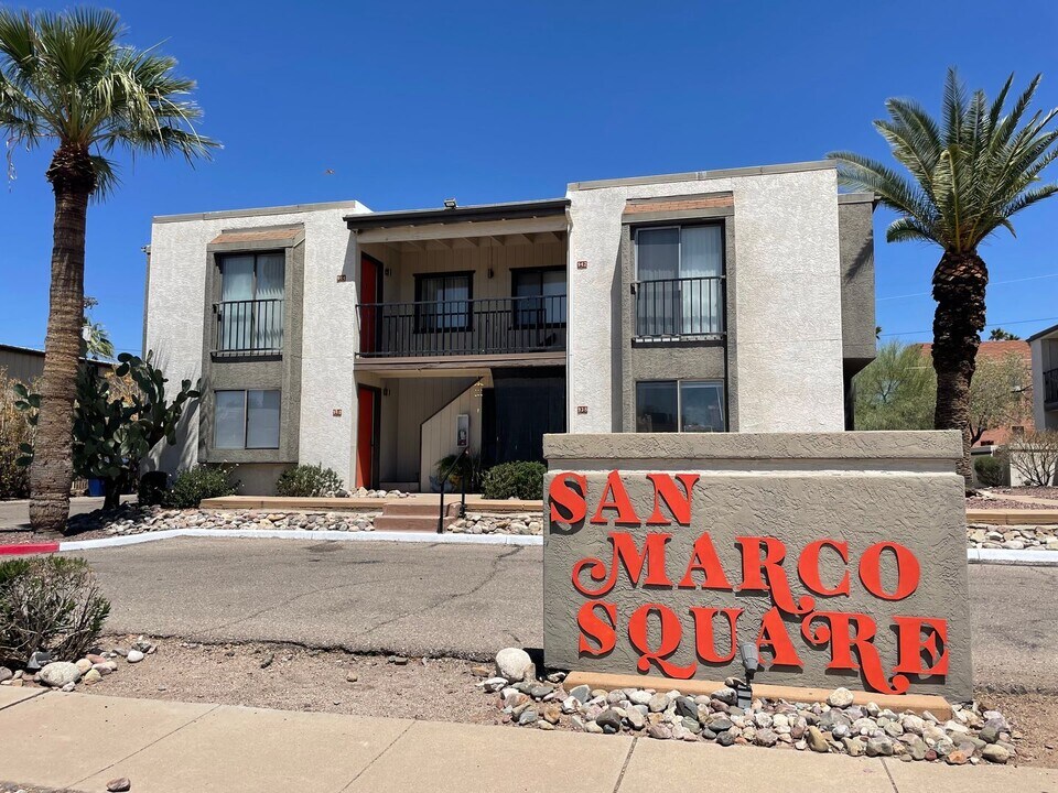 940 N Benton Ave in Tucson, AZ - Foto de edificio