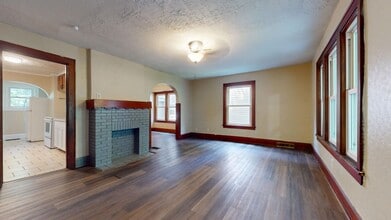 238 Elmwood Dr in Mansfield, OH - Building Photo - Building Photo