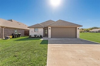 625 Copenhavr St in Pilot Point, TX - Building Photo - Building Photo