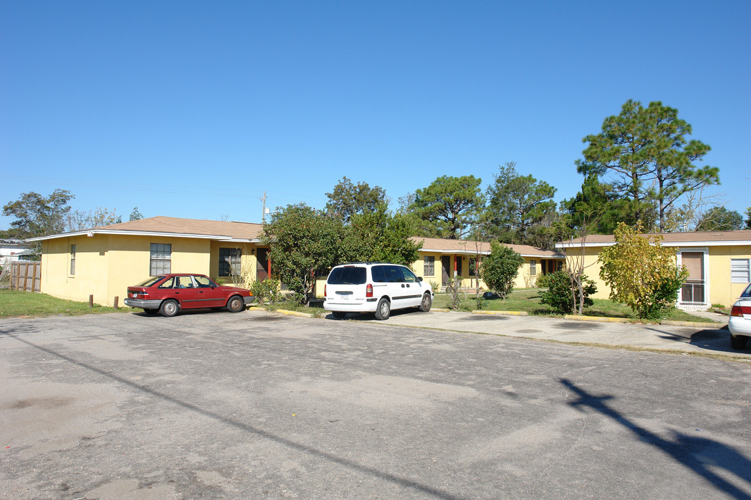 607 Lovejoy Rd in Fort Walton Beach, FL - Building Photo