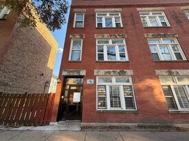 1456 N Kedzie Ave in Chicago, IL - Building Photo