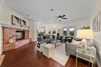 320 Woodland Oaks Trail in Buda, TX - Building Photo - Building Photo