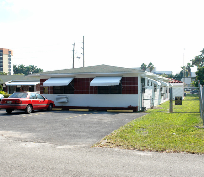 1040 NW 95th Ter in Miami, FL - Foto de edificio - Building Photo