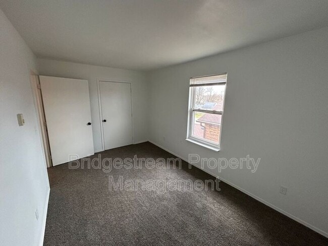 229 Gilbert Ave in Fairborn, OH - Building Photo - Building Photo