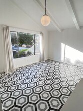 370 Obispo Ave in Long Beach, CA - Building Photo - Building Photo