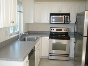 20 Orchard St in Brookfield, CT - Building Photo - Building Photo