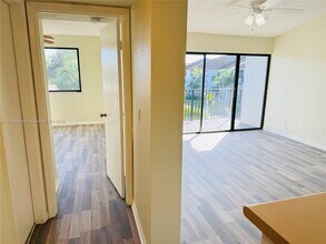 9266 W Atlantic Blvd in Coral Springs, FL - Foto de edificio - Building Photo