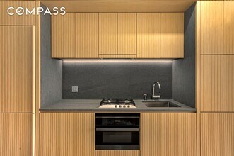 565 Broome St in New York, NY - Building Photo - Building Photo