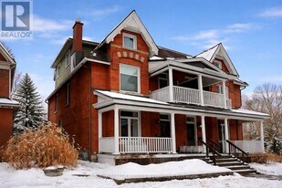 49 Patterson Ave in Ottawa, ON - Building Photo