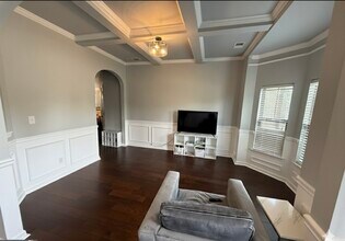 310 Savannah Dr in Senoia, GA - Foto de edificio - Building Photo