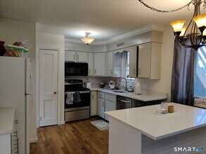 100 Loftus Cir in Bridgeport, CT - Building Photo - Building Photo