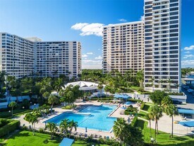 2500 Parkview Dr, Unit 1117 in Hallandale Beach, FL - Building Photo