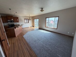 6505 E 49th St in Sioux Falls, SD - Building Photo - Building Photo