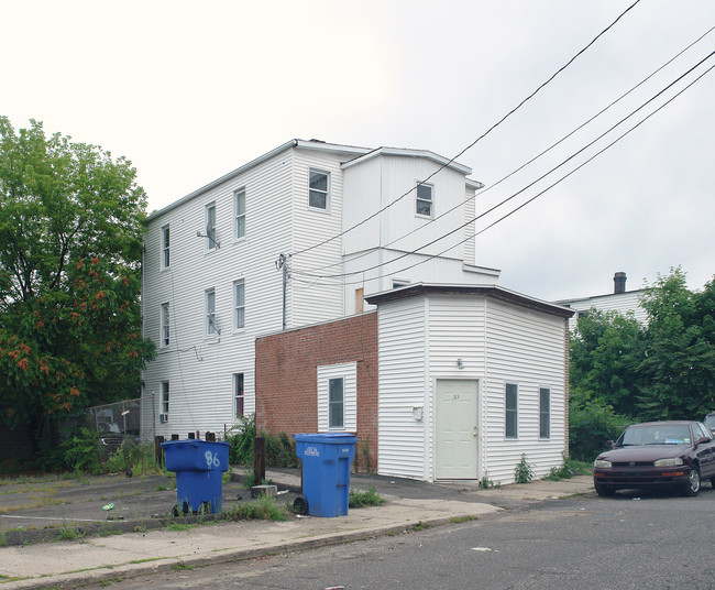 21 Violet St in Waterbury, CT - Building Photo - Building Photo