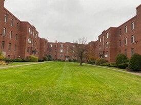 20 Ashland St, Unit 1R in Worcester, MA - Building Photo