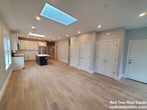 51 Fairbanks St, Unit 3 in Boston, MA - Building Photo - Building Photo