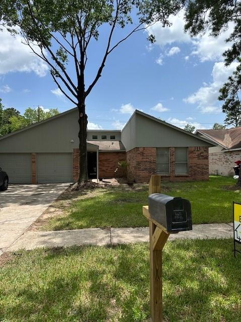23711 Farm Hill Dr in Spring, TX - Building Photo - Building Photo