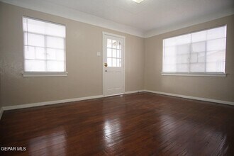 1226 Huckleberry St in El Paso, TX - Building Photo - Building Photo