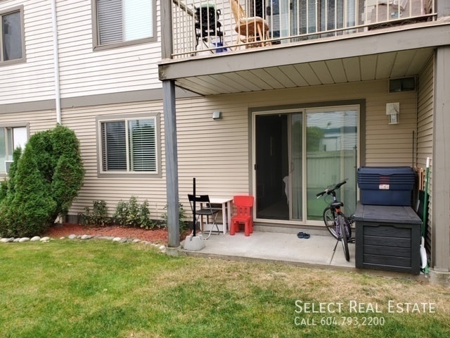 property at 7435 Shaw Ave