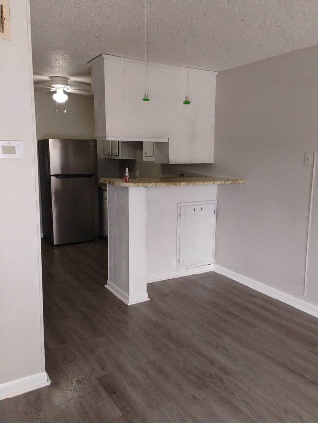 510 E High St in Florence, AL - Foto de edificio - Building Photo