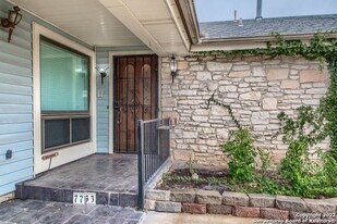 7733 Dry Canyon Trail in Live Oak, TX - Building Photo