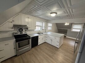 11 Chadwick St, Unit 2 in Worcester, MA - Building Photo