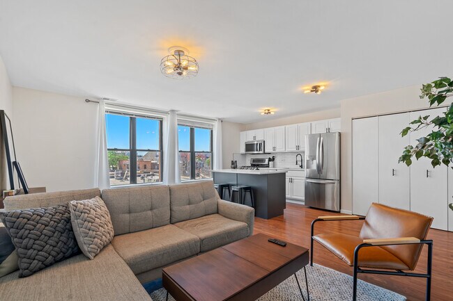 1600 N Halsted St-Unit -3H in Chicago, IL - Building Photo - Building Photo