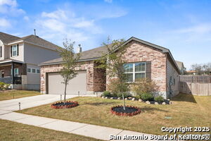 6911 Stout Wy in Converse, TX - Building Photo