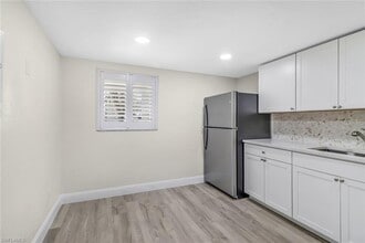 16590 Partridge Place Rd in Ft. Myers, FL - Building Photo - Building Photo