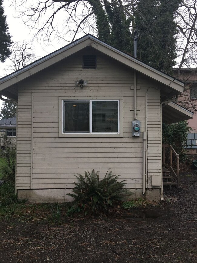 1043 Mill St in Eugene, OR - Building Photo - Building Photo