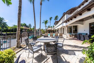 42 Nurmi Dr in Fort Lauderdale, FL - Building Photo - Building Photo