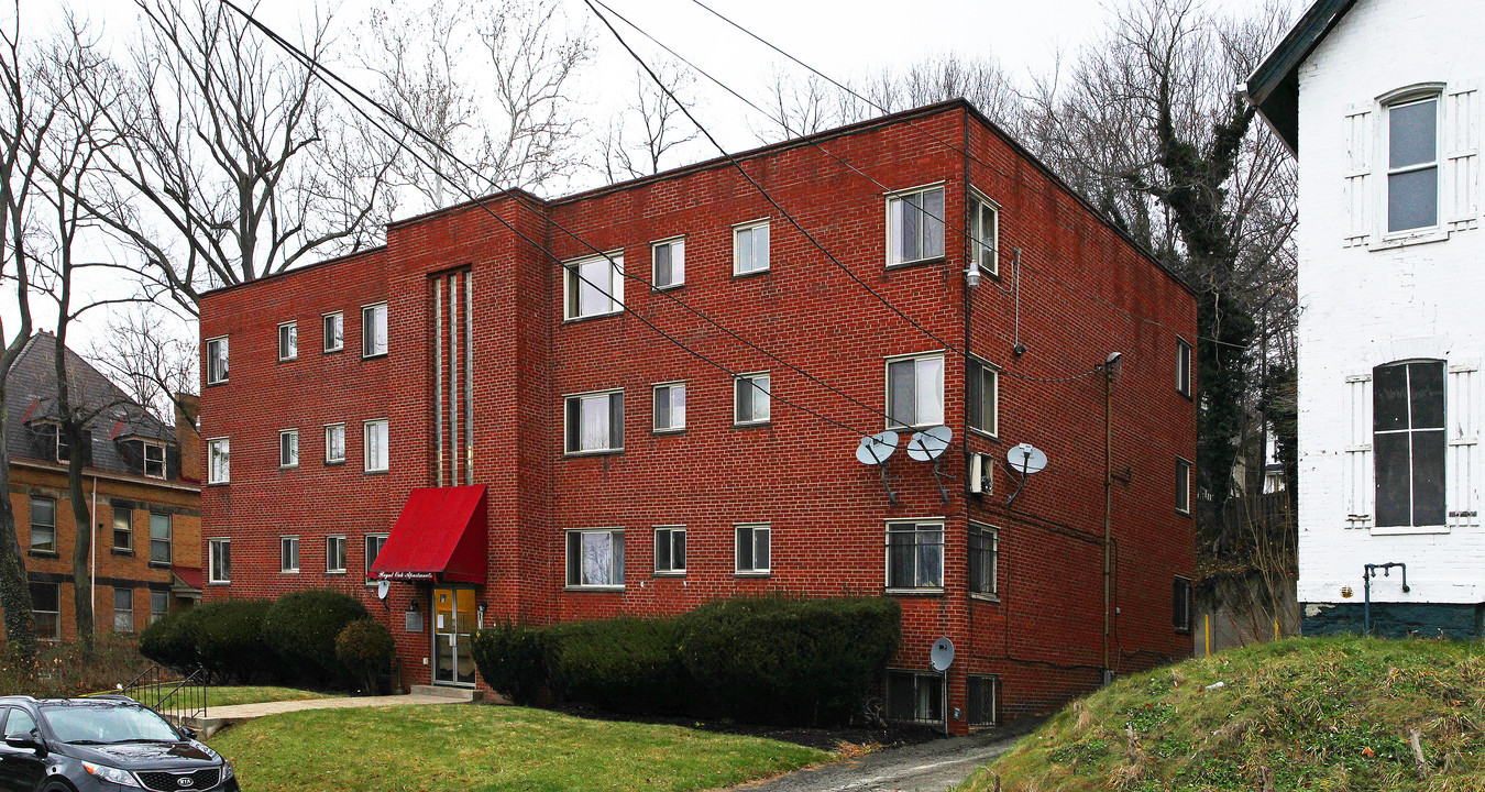 Royal Oak Apartments in Wilkinsburg, PA - Building Photo