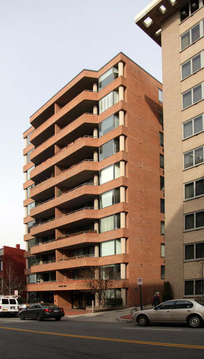 Dupont West in Washington, DC - Foto de edificio