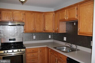 2602 Beacon Hill Dr in Gloucester Township, NJ - Foto de edificio - Building Photo