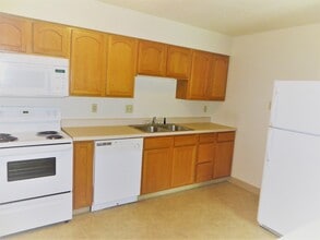 Briarwood Grand Apartments in West Des Moines, IA - Foto de edificio - Building Photo